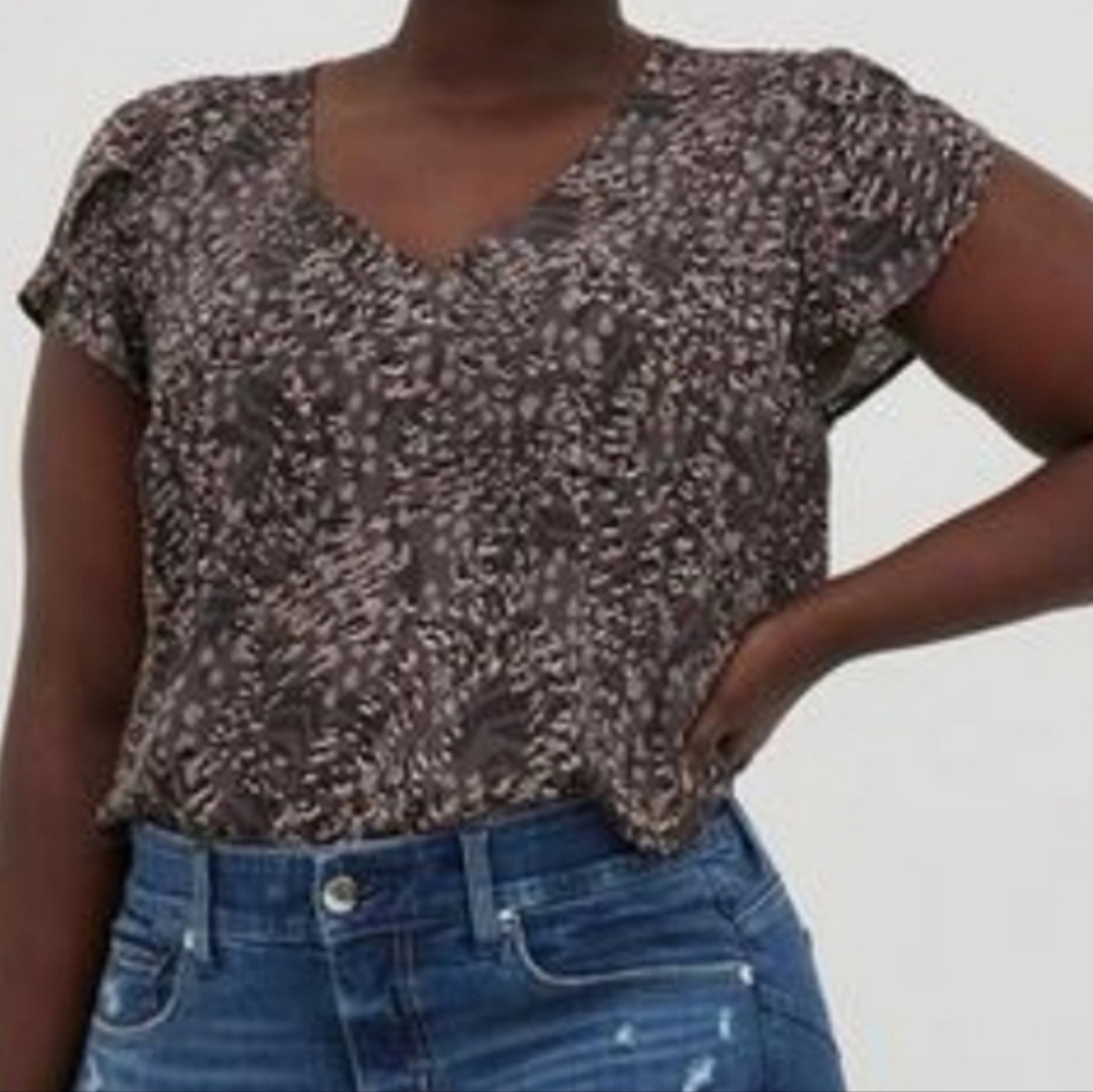 Torrid Plus Size Mobwife Shirttail leo animal print size 0X tulip sleeve top